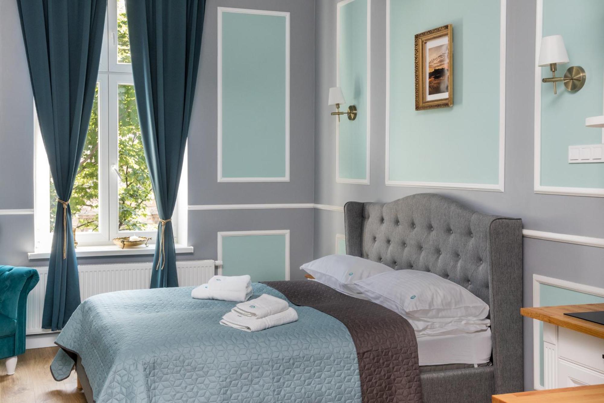 Apartment Karmelicka Stylish In Cracow By Renters