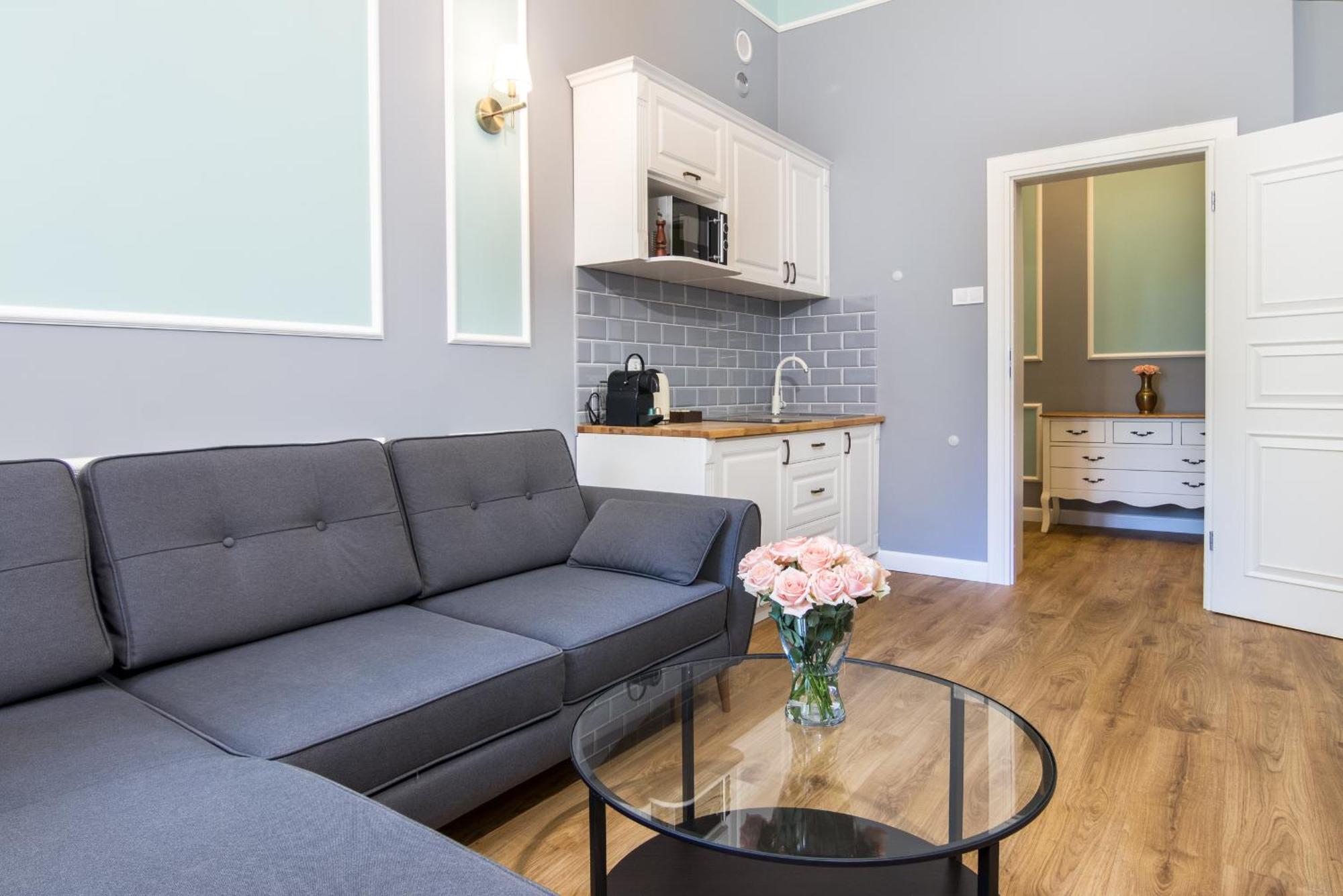 Apartment Karmelicka Stylish In Cracow By Renters *
