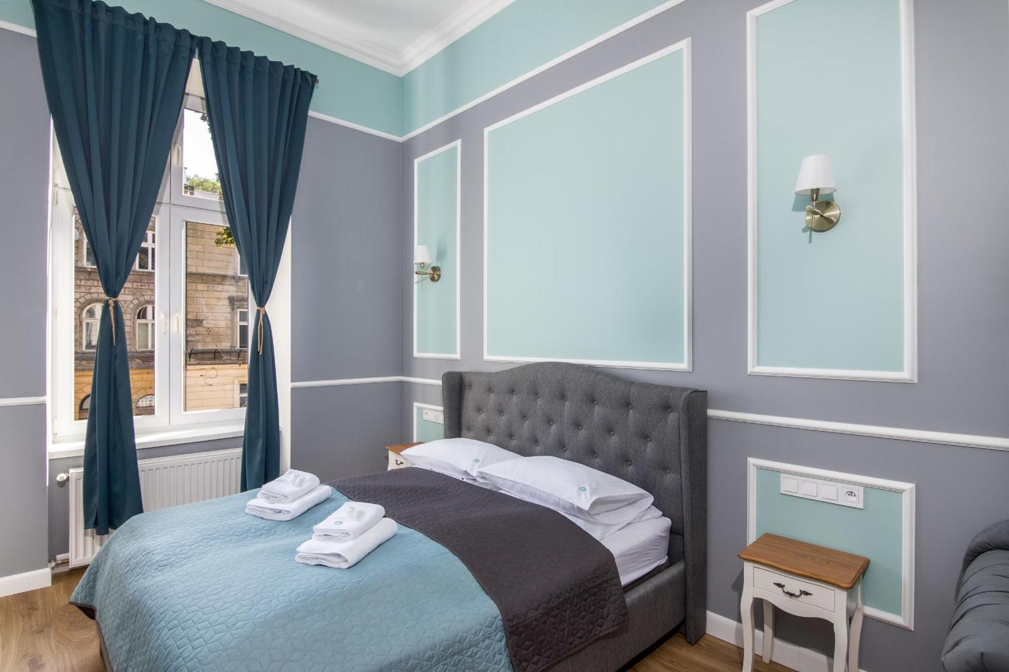 Apartment Karmelicka Stylish In Cracow By Renters Krakau