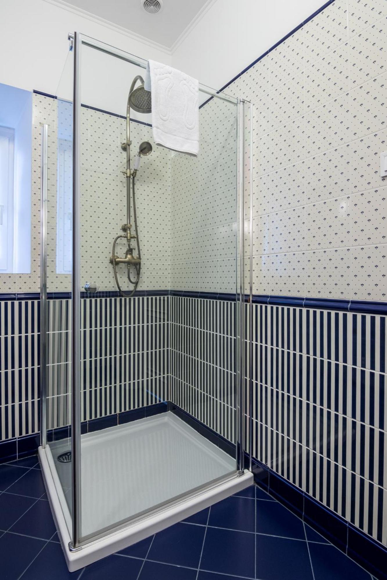 Karmelicka Stylish In Cracow By Renters Apartment